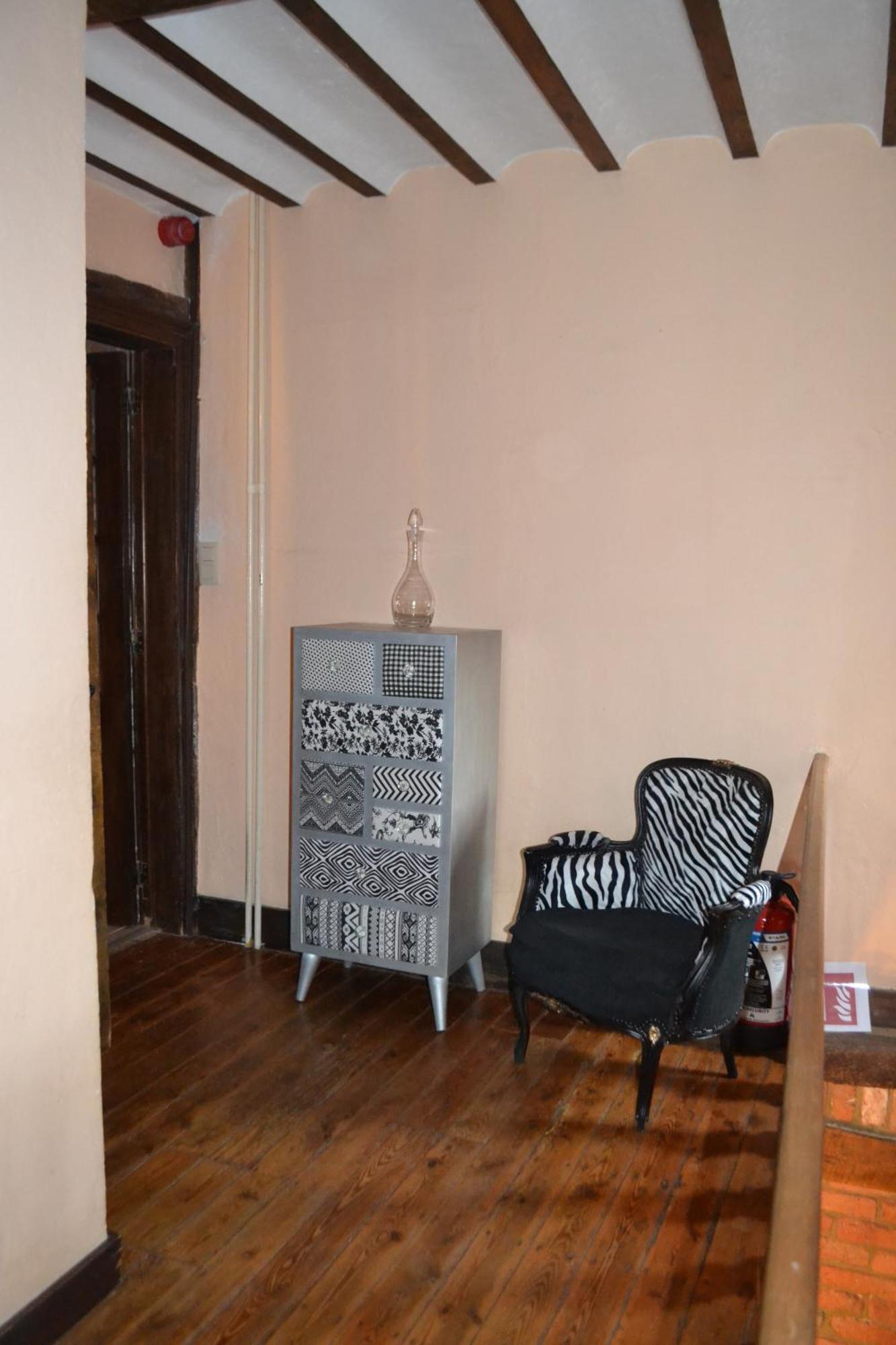 Place 86 La Reid Luaran gambar